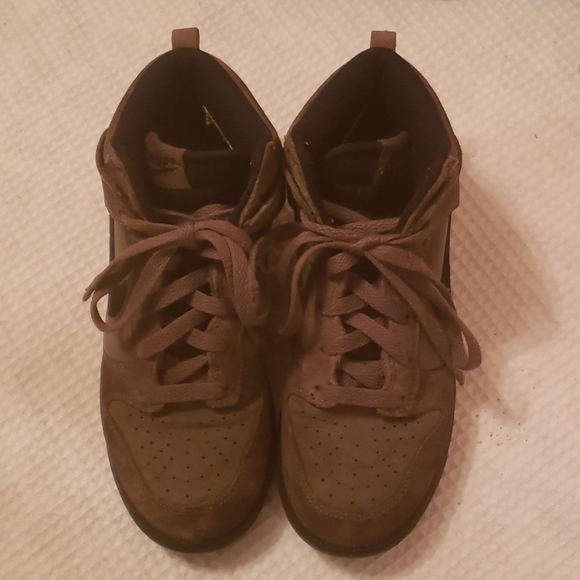 nike air force ones tan